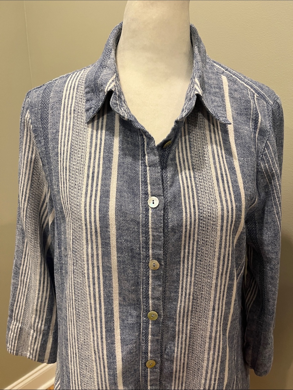 Soft Surroundings Livienne Linen Button Down Top - Picture 2 of 9